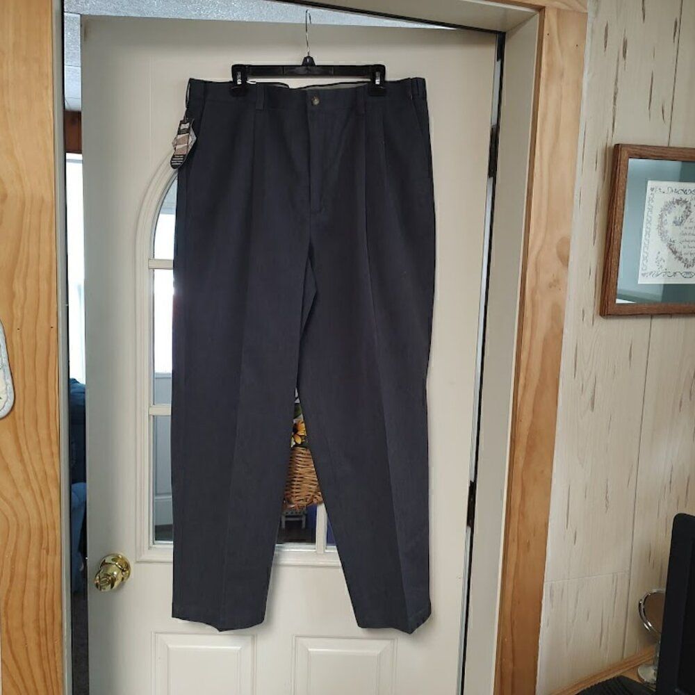 New Croft & Barrow The Total Khaki Blue Stain Free  Wrinkle Free Men's 38/29